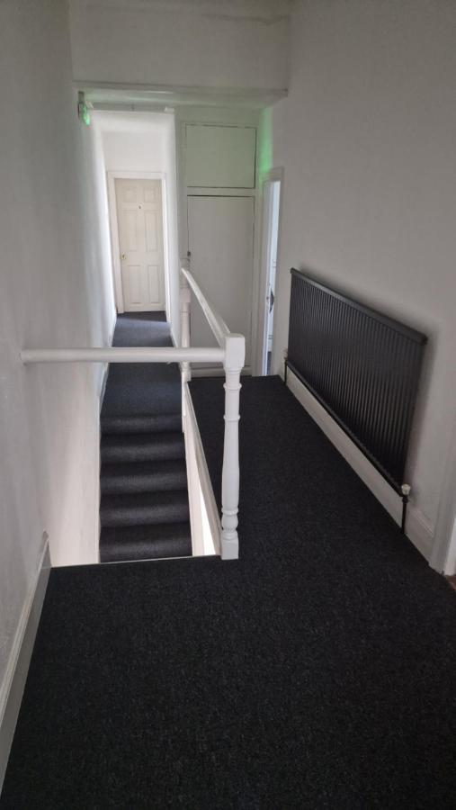 Mike'S Homestay Eastleigh Buitenkant foto