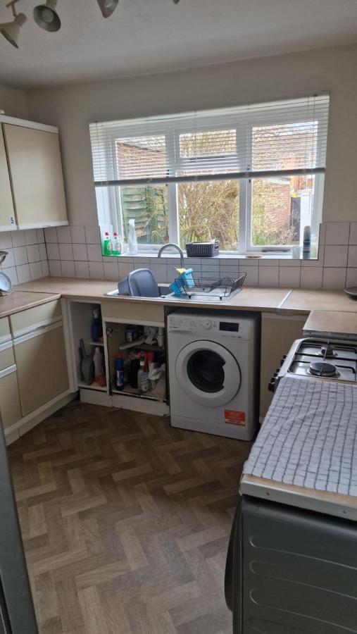 Mike'S Homestay Eastleigh Buitenkant foto
